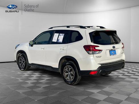 Used 2020 Subaru Forester Premium image 9
