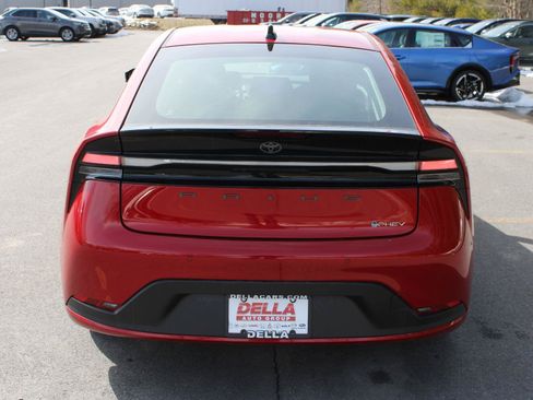 New 2026 Toyota Prius Plug-In Hybrid FWD image 6