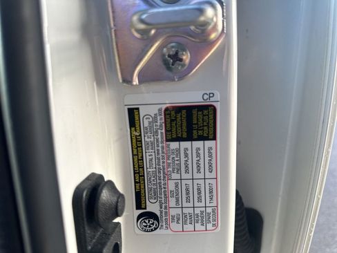 Used 2023 Subaru Forester Base image 13