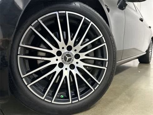Used 2024 Mercedes-Benz C 300 Sedan image 29