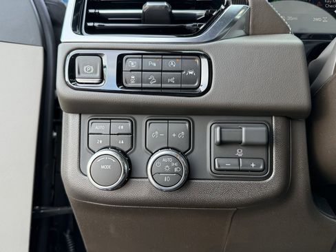 New 2026 GMC Yukon XL Elevation w/ Elevation Premium Package image 32