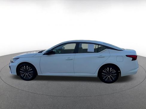 Used 2026 Nissan Altima 2.5 SV FWD image 9