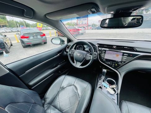 Used 2019 Toyota Camry XLE FWD image 14