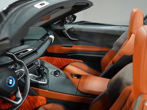 Used 2019 BMW i8 Roadster image 81