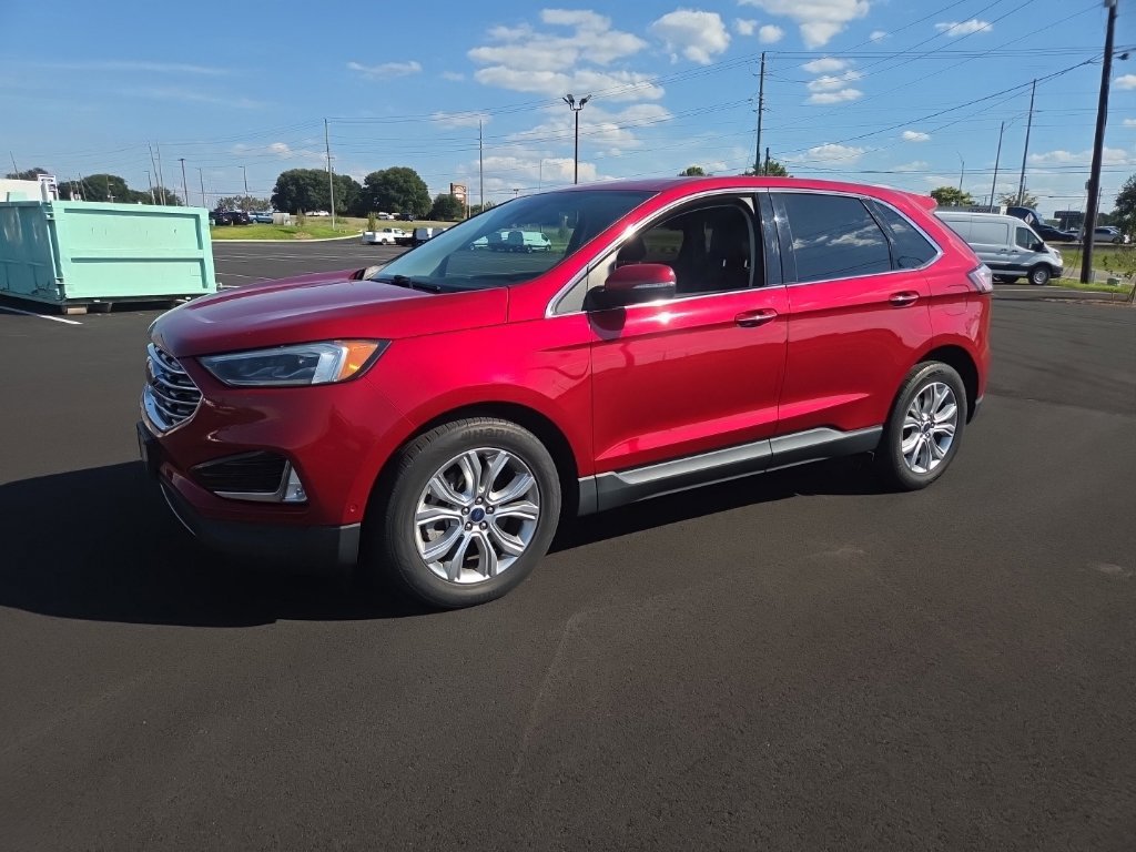 Used 2021 Ford Edge Titanium w/ Equipment Group 301A FWD image 4