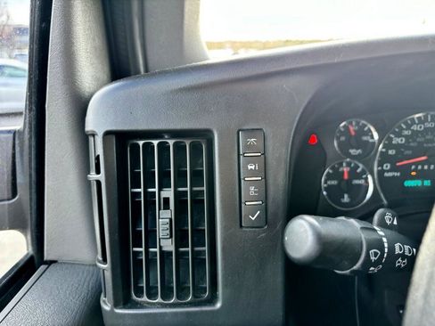 Used 2019 Chevrolet Express 2500 w/ Driver Convenience Package image 29