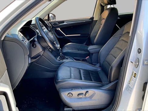 Used 2018 Volkswagen Tiguan SEL Premium FWD image 10