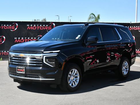 Used 2025 Chevrolet Tahoe LT AWD/4WD image 3