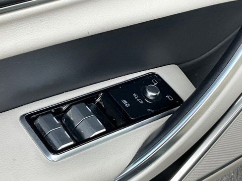 Used 2021 Jaguar XF R-Dynamic SE image 28