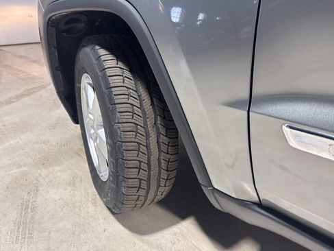 Used 2012 Jeep Grand Cherokee Laredo w/ Laredo E Group image 3