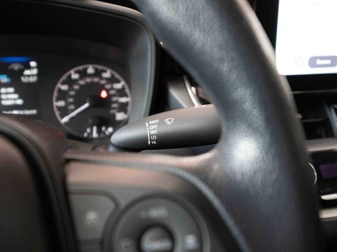 Used 2025 Toyota Corolla LE image 14