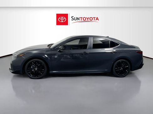 Used 2025 Toyota Camry SE FWD image 7