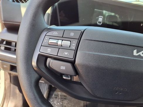 Used 2025 Kia K4 FWD image 17