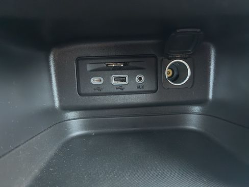 Used 2023 Chevrolet Equinox RS FWD image 33