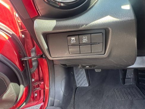 Used 2016 MAZDA MX-5 Miata Club RWD image 13