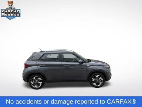 Used 2024 Hyundai Venue SEL FWD image 2