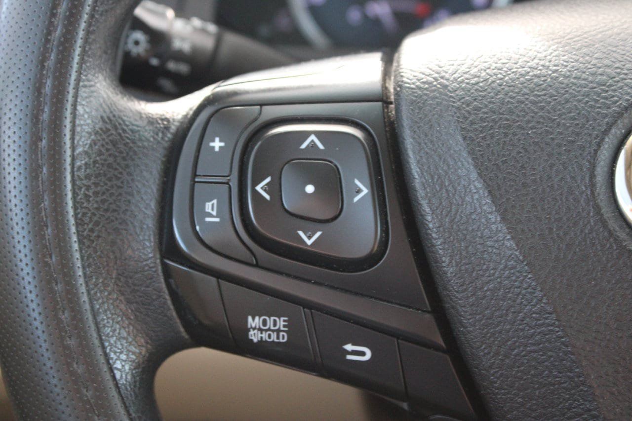 Used 2016 Toyota Camry LE FWD image 13