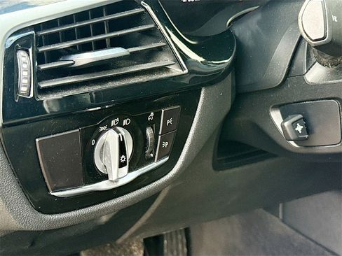 Used 2020 BMW 530i w/ Convenience Package image 11