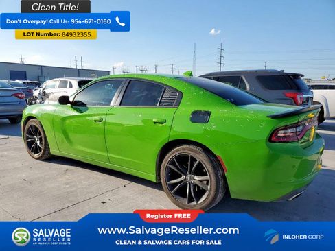 Used 2017 Dodge Charger SXT w/ Plus Group image 3