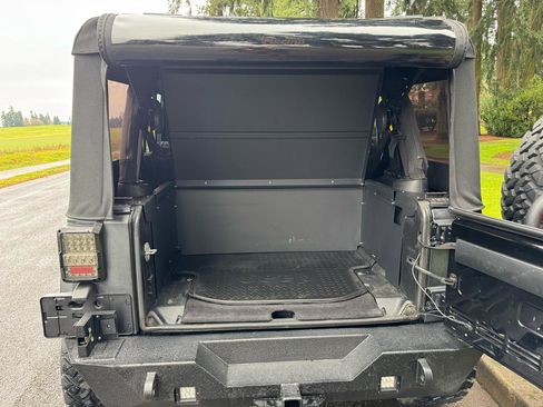 Used 2015 Jeep Wrangler Unlimited Sport image 37