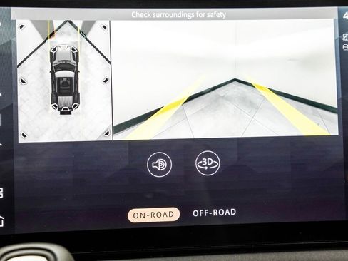 Used 2025 Land Rover Defender 110 S image 34