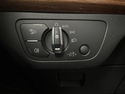 Used 2024 Audi Q5 e Premium Plus w/ Premium Plus Package image 26