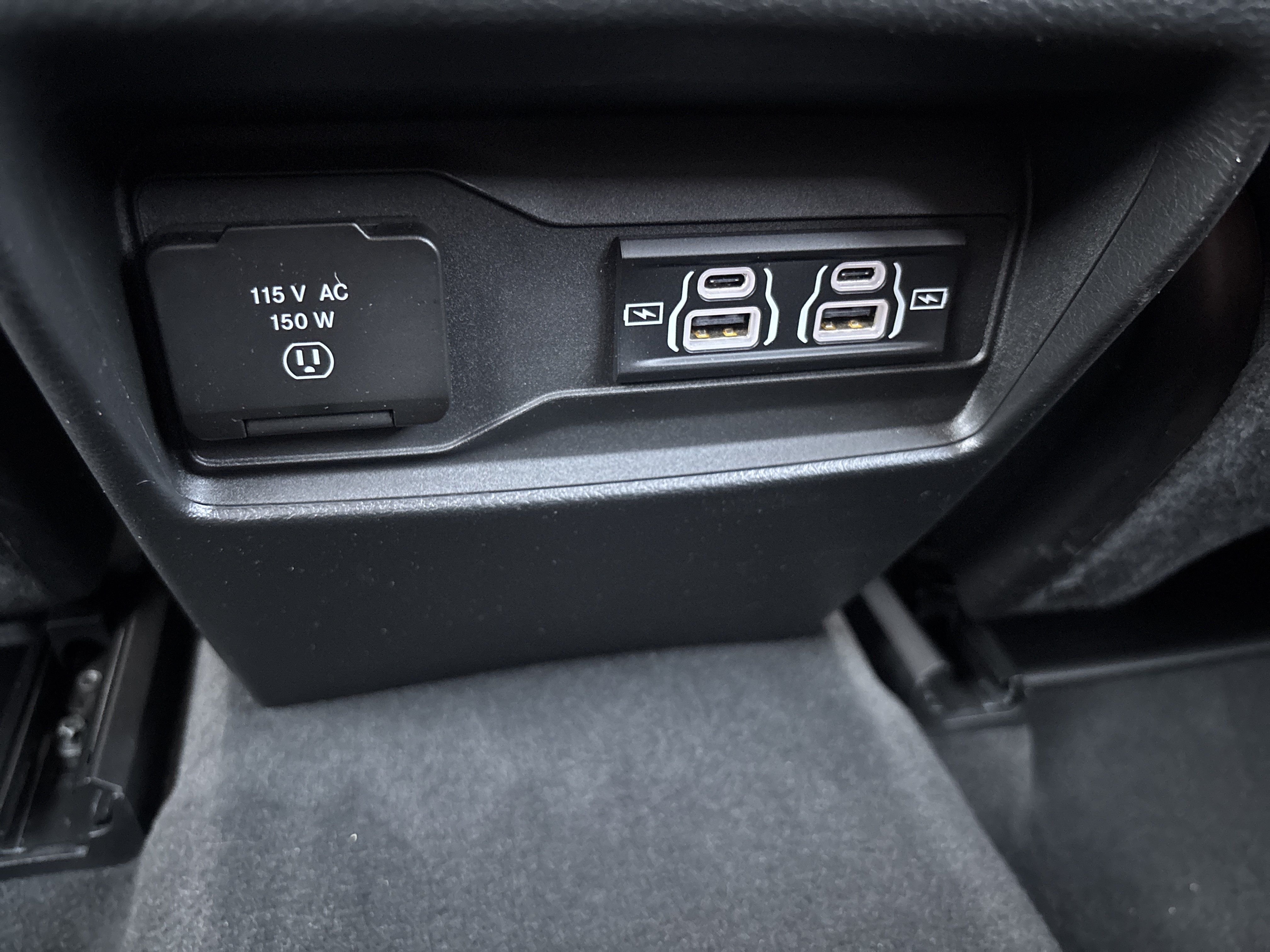 Used 2023 Jeep Grand Cherokee Altitude AWD/4WD image 11