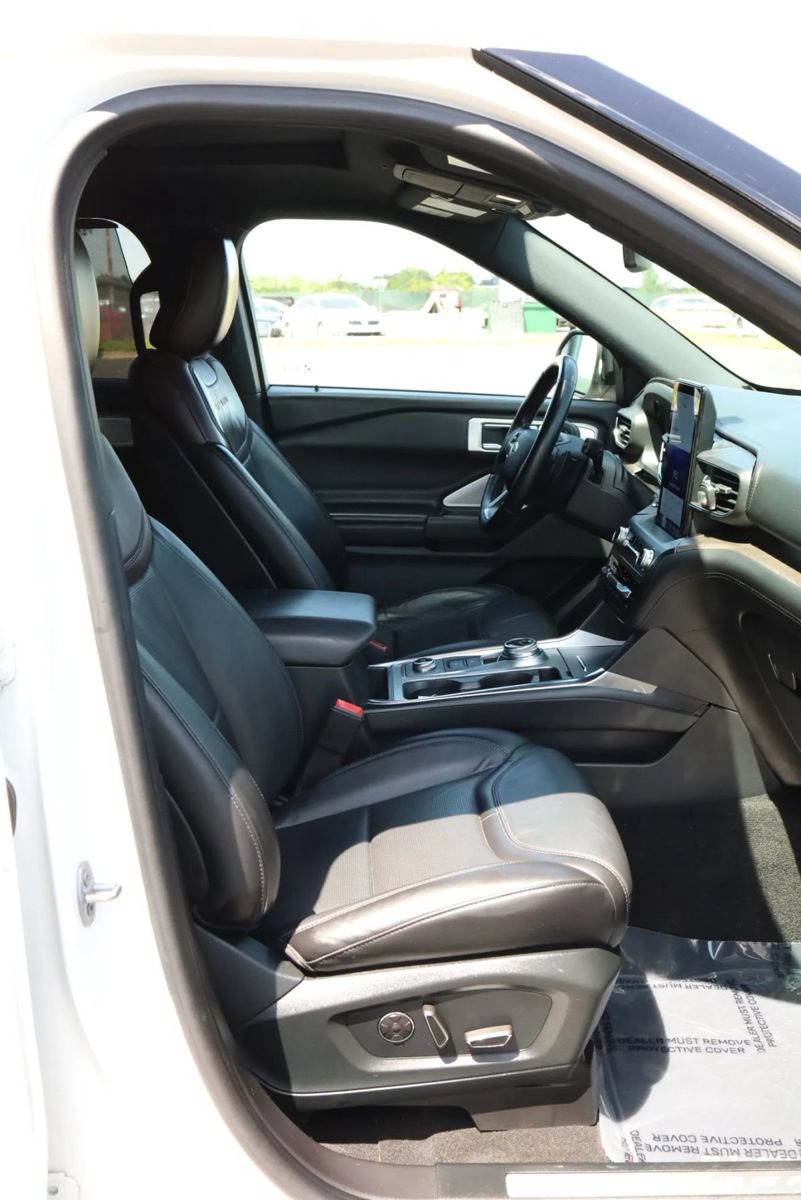 Used 2020 Ford Explorer Platinum w/ Premium Technology Package AWD/4WD image 54
