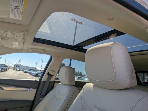 Certified 2022 Cadillac XT5 Premium Luxury image 15