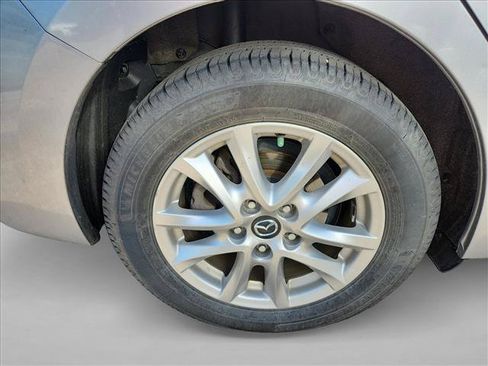 Used 2016 MAZDA MAZDA3 i Sport w/ Preferred Equipment Package FWD image 10