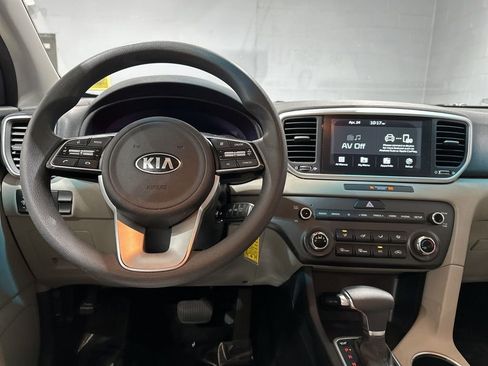 Used 2020 Kia Sportage LX AWD/4WD image 8
