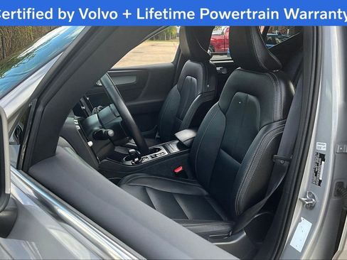 Certified 2025 Volvo XC40 B5 Core image 31