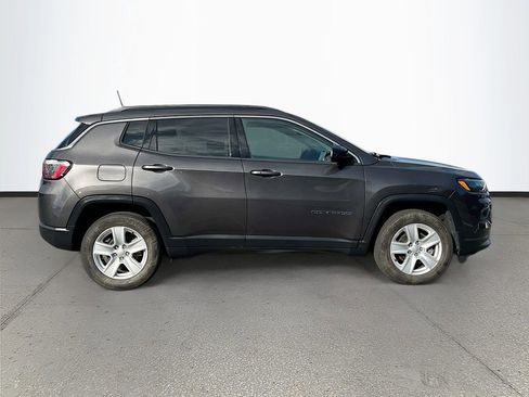 Certified 2022 Jeep Compass Latitude image 8