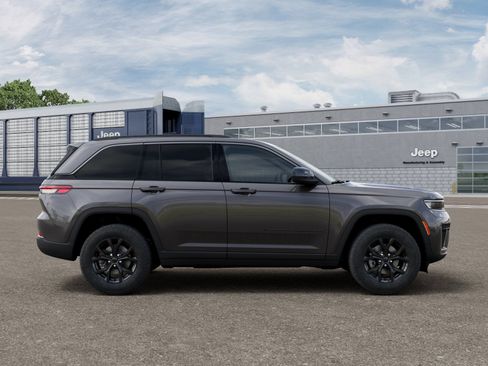 New 2026 Jeep Grand Cherokee Altitude AWD/4WD image 21
