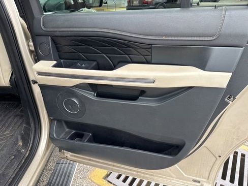 Used 2018 Ford Expedition Max Platinum RWD image 20