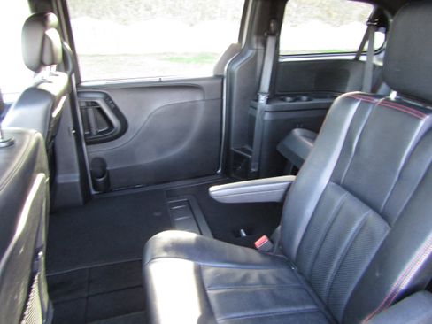 Used 2019 Dodge Grand Caravan GT image 21