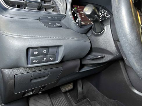 Used 2021 Toyota Highlander Platinum image 28