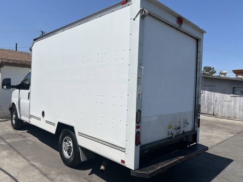 Used 2013 Chevrolet Express 3500 w/ Chrome Appearance Package image 5