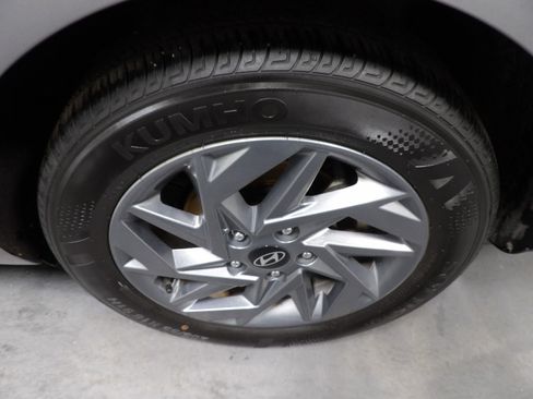 Used 2024 Hyundai Elantra SEL FWD image 27
