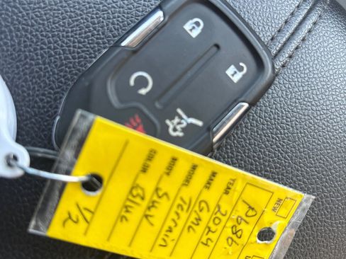 Used 2024 GMC Terrain SLT AWD/4WD image 22