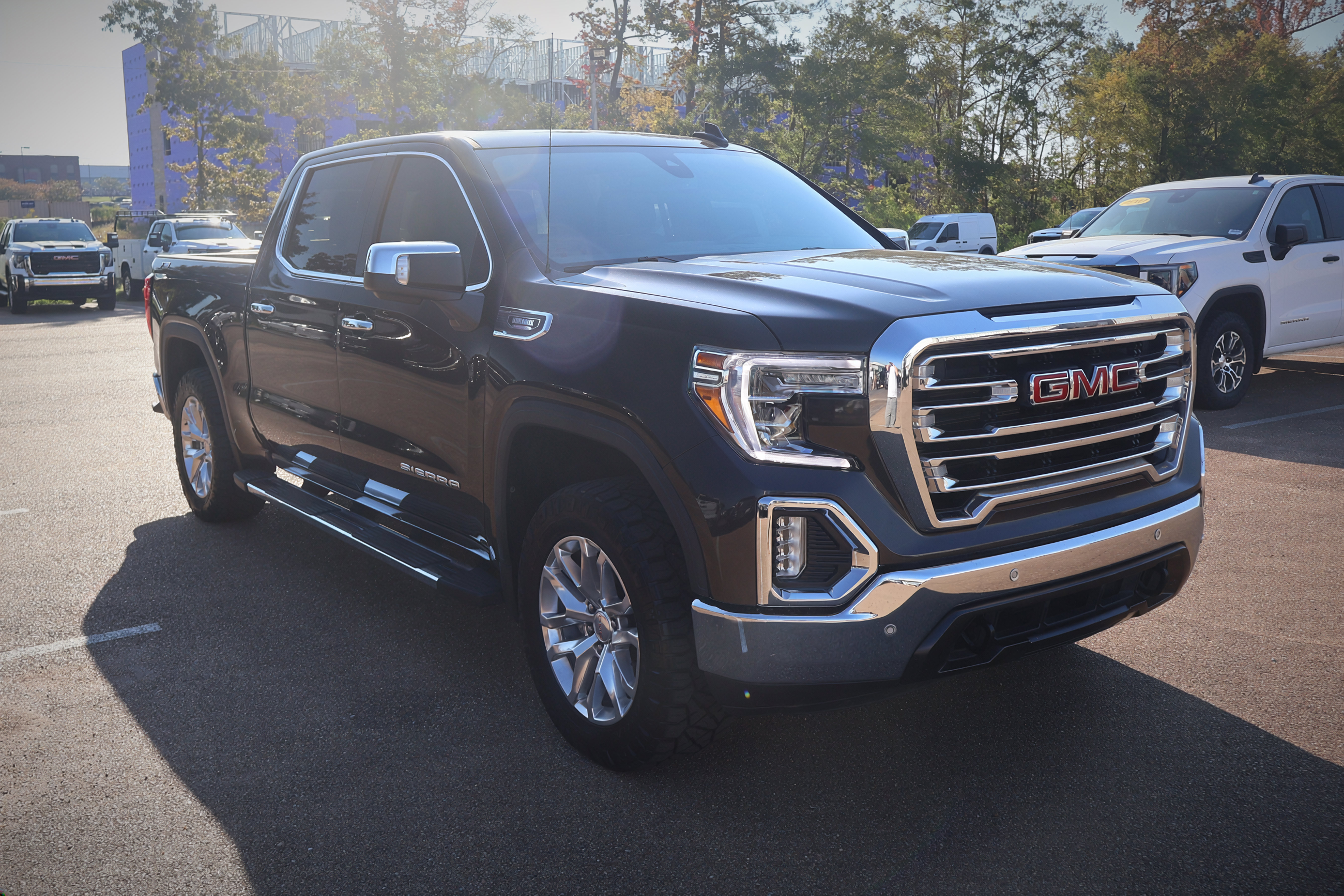 Used 2021 GMC Sierra 1500 SLT w/ SLT Premium Plus Package AWD/4WD image 3