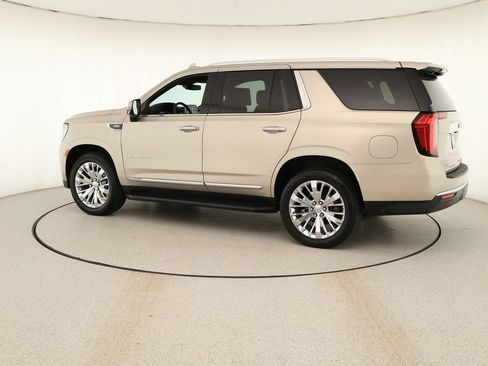 Used 2021 GMC Yukon SLT w/ SLT Luxury Plus Package AWD/4WD image 3