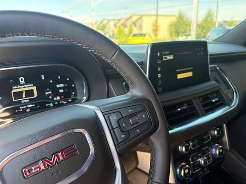 Used 2024 GMC Yukon XL SLT w/ SLT Premium Package AWD/4WD image 13