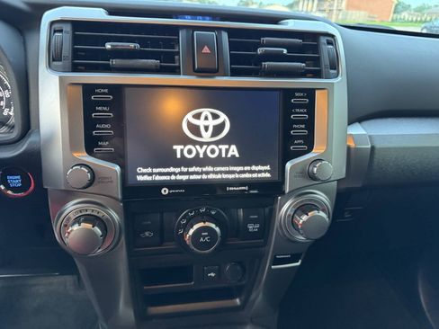 Used 2022 Toyota 4Runner SR5 AWD/4WD image 27