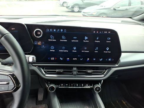 Used 2024 Chevrolet Equinox EV RS w/ LPO, Active Package FWD image 10