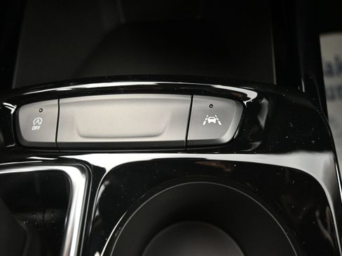 Used 2026 Chevrolet Trax LT w/ Midnight Edition FWD image 21