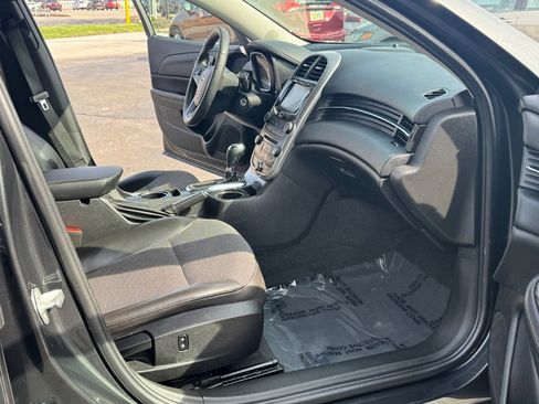 Used 2014 Chevrolet Malibu LT image 18