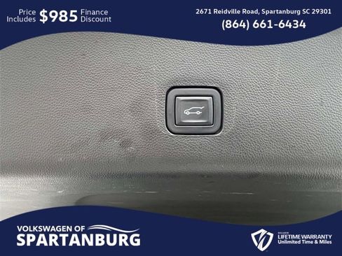 Used 2023 Chevrolet Traverse Premier image 10