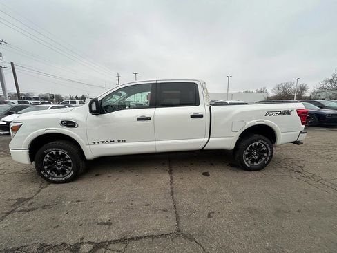Used 2019 Nissan Titan PRO-4X w/ Pro-4x Convenience Package image 4