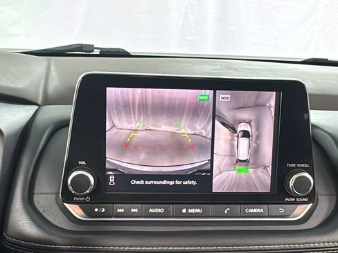 Used 2021 Nissan Rogue SV image 25